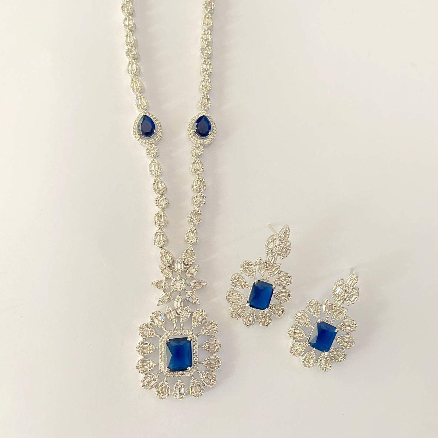 Diamond Blue classic Necklace Set