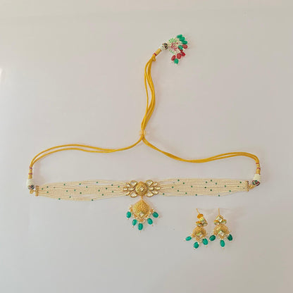 Kundan Chokar Set with Emerald Stone