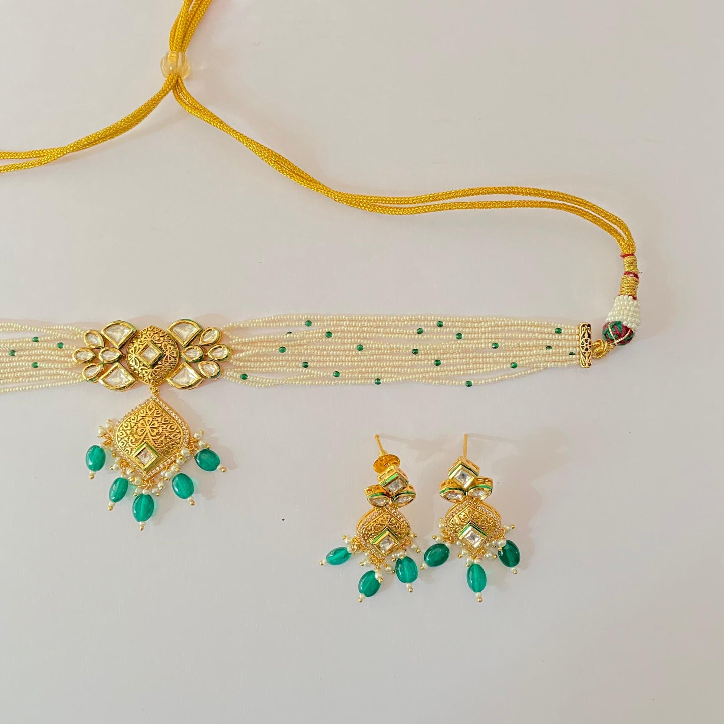 Kundan Chokar Set with Emerald Stone