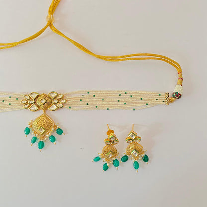 Kundan Chokar Set with Emerald Stone