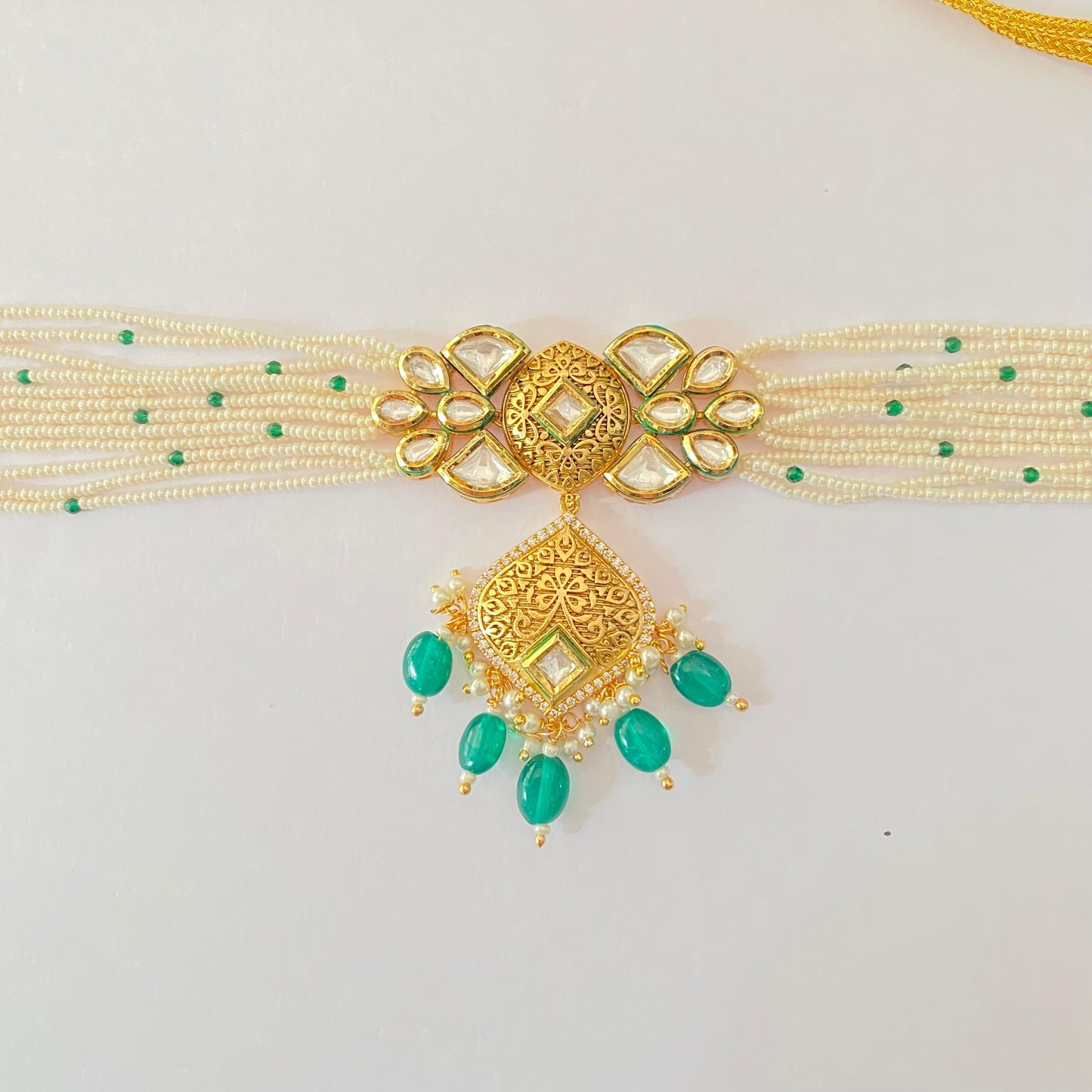 Kundan Chokar Set with Emerald Stone