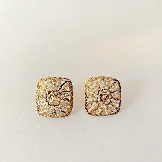 White Pearl Gold Plated Jadau Stud