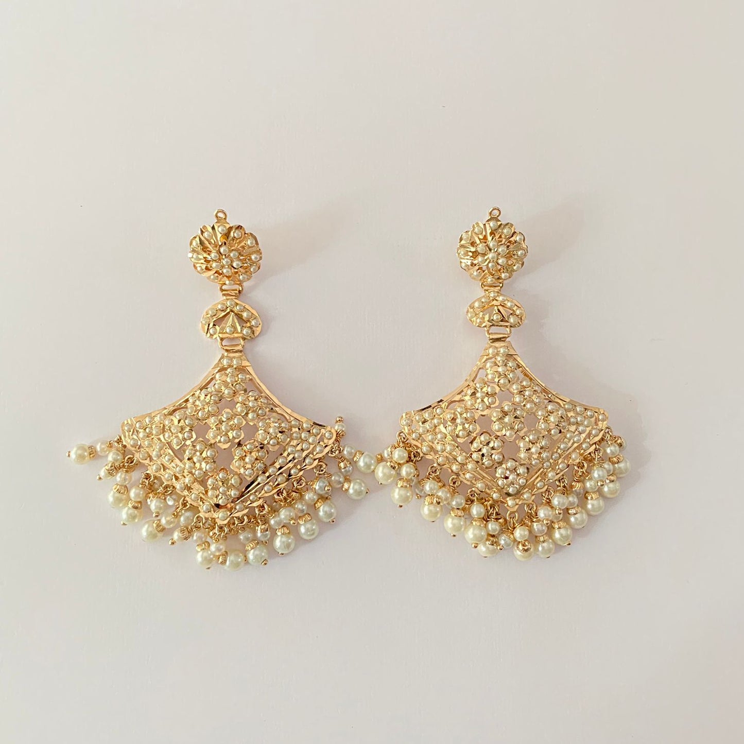 Gold Plated White Pearl Jadau Earring.