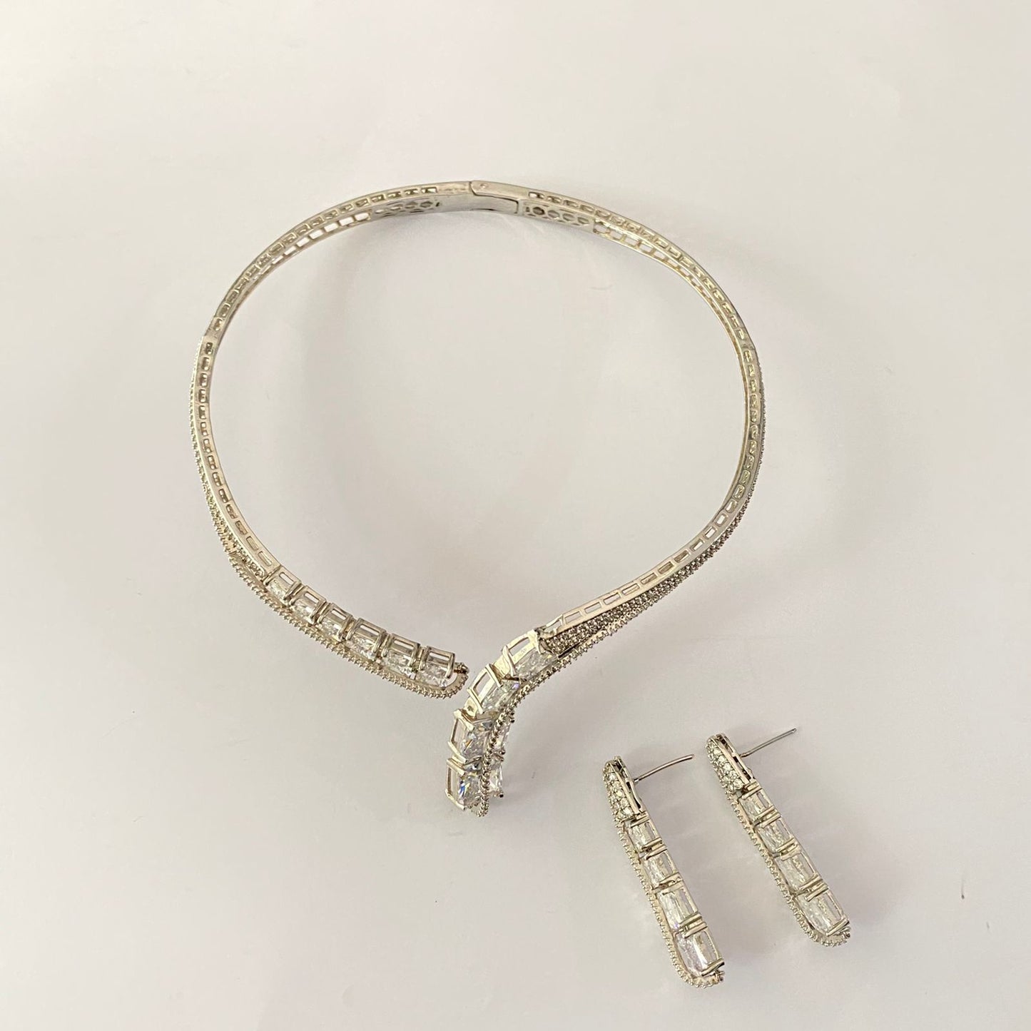 Silver Plated Diamond Hasli Necklace Set