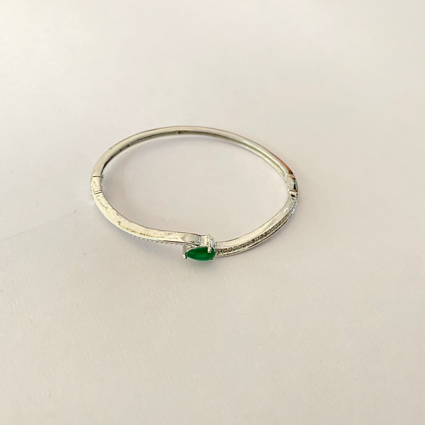 Silver Plated Green Stone Sleek Bracelet