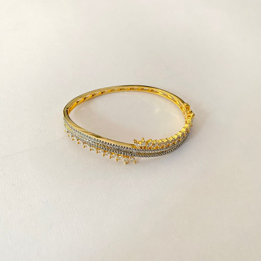 Gold Plated Sleek Bracelet.