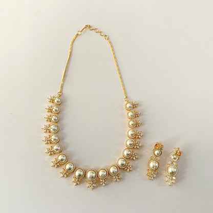 Gold plated diamond with pearl new Necklace set