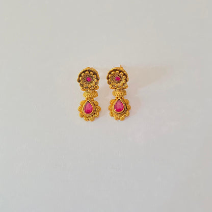 Antique Gold Plated Necklace Set with Ruby