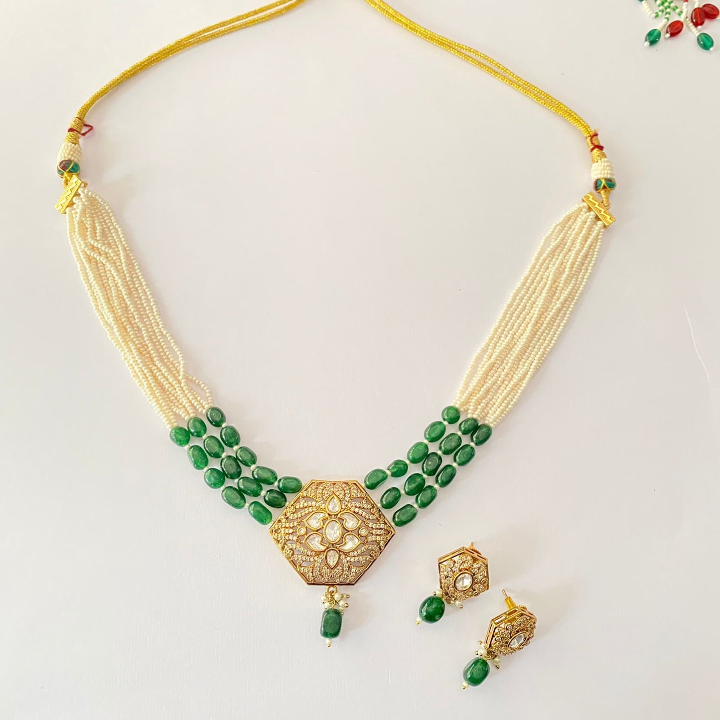 Green Moissanite White Beds Antique Necklace Set