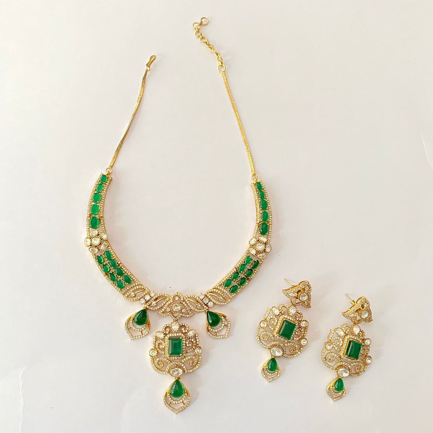 Moissanite Green Antique Hasli Necklace Set