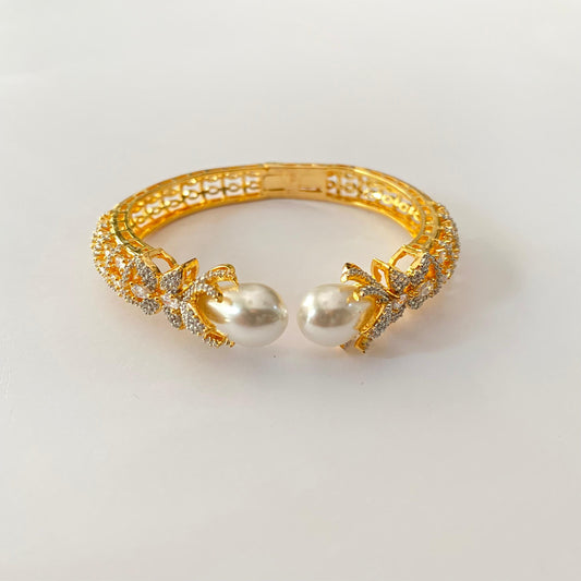 Pearl A.D Gold Plated Openable Bracelet
