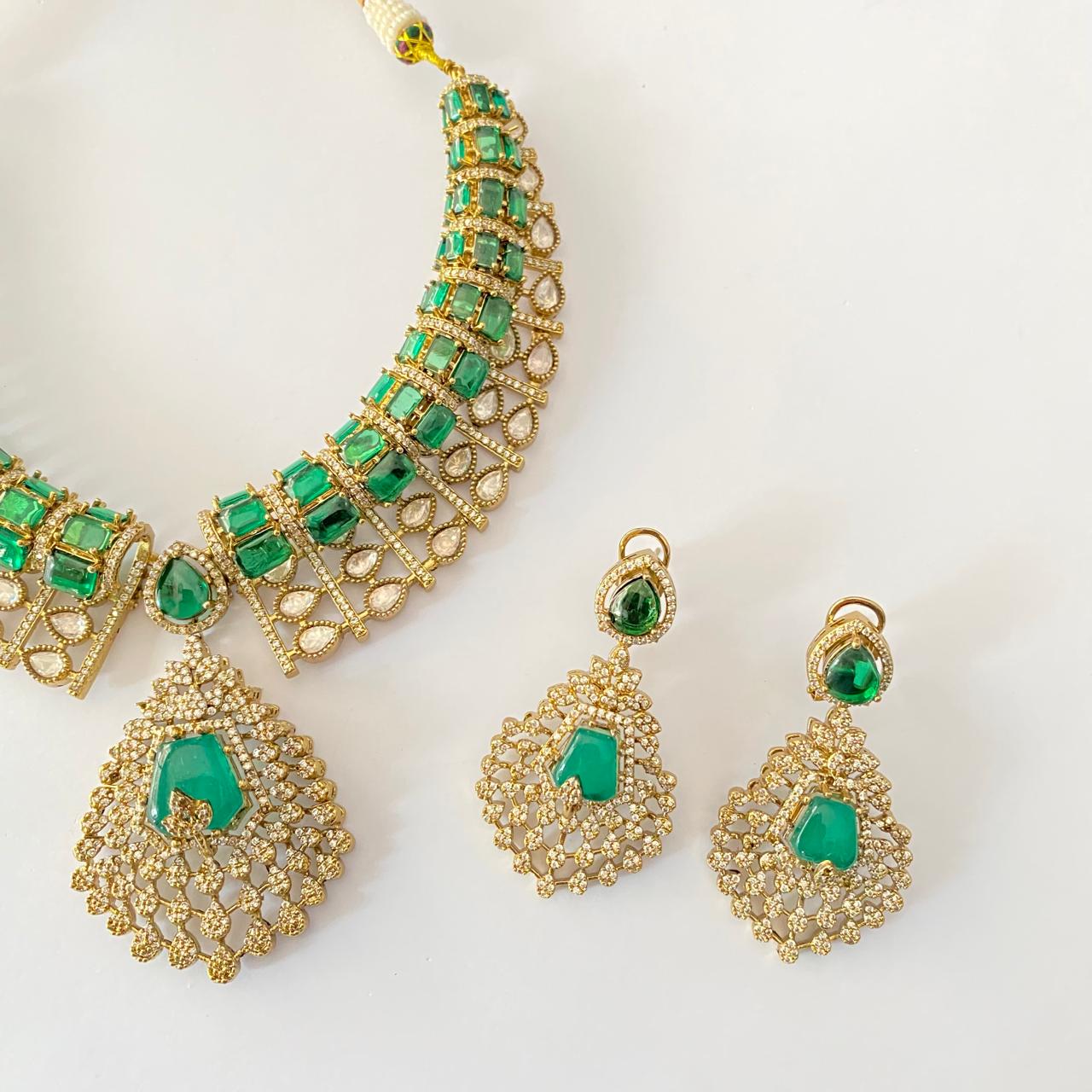 Emerald Kundan Victorian Style Necklace Set