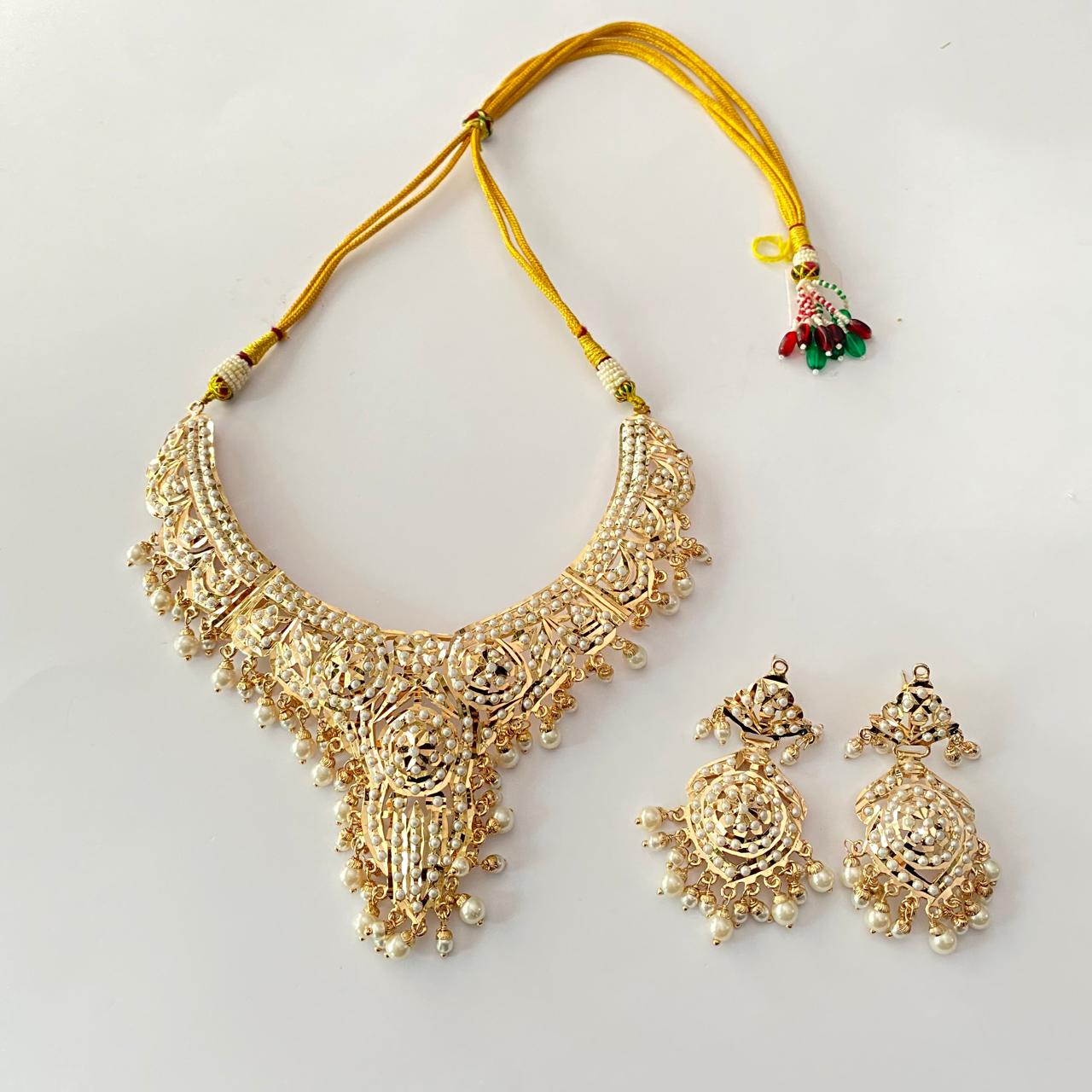 White Beads Jadau Necklace Set