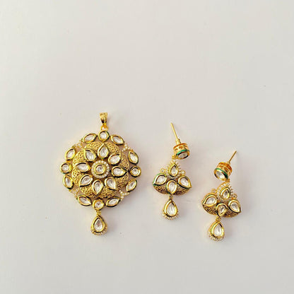 Kundan Gold Plated Pendant Set