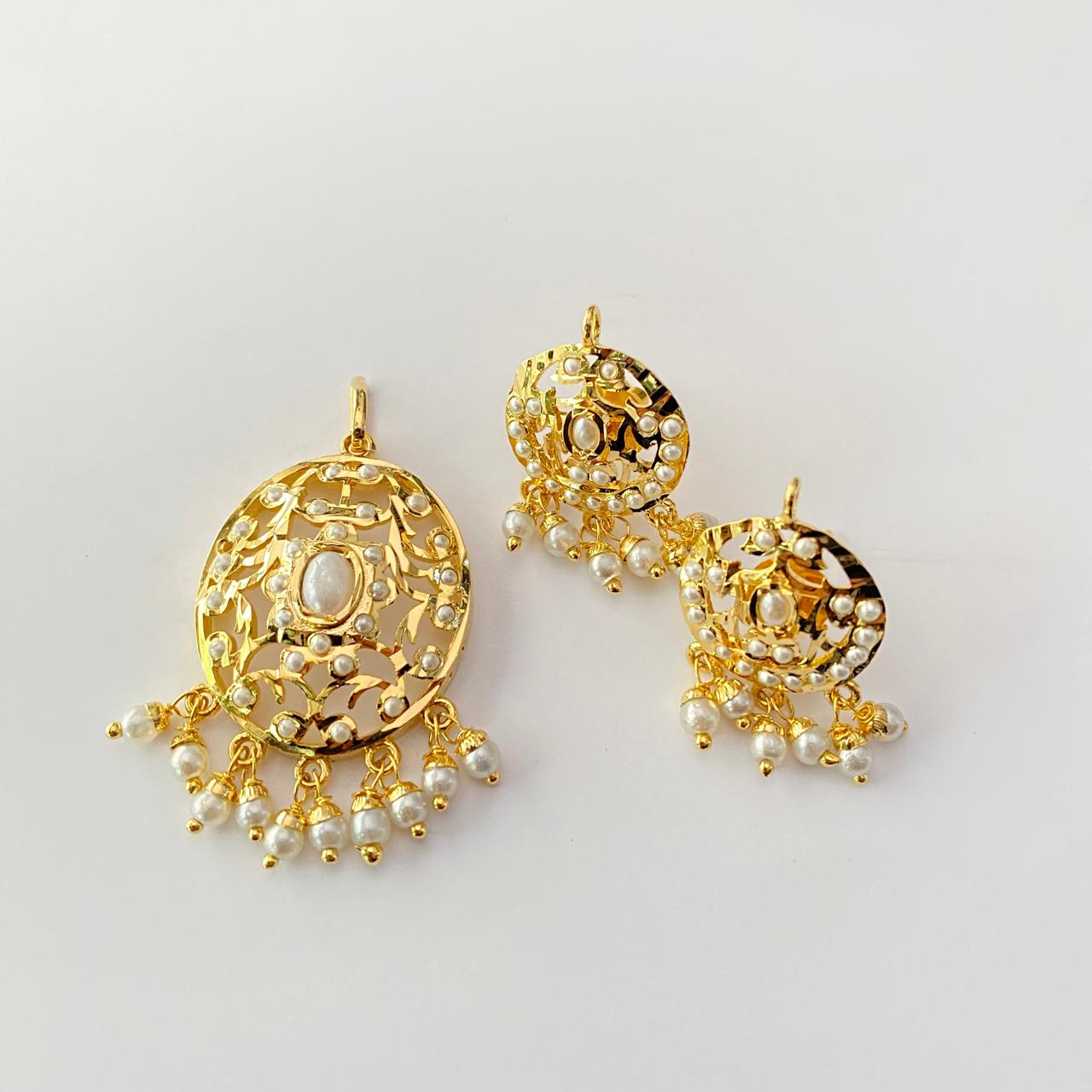 Jadau white Gold Plated latest Pendant Set