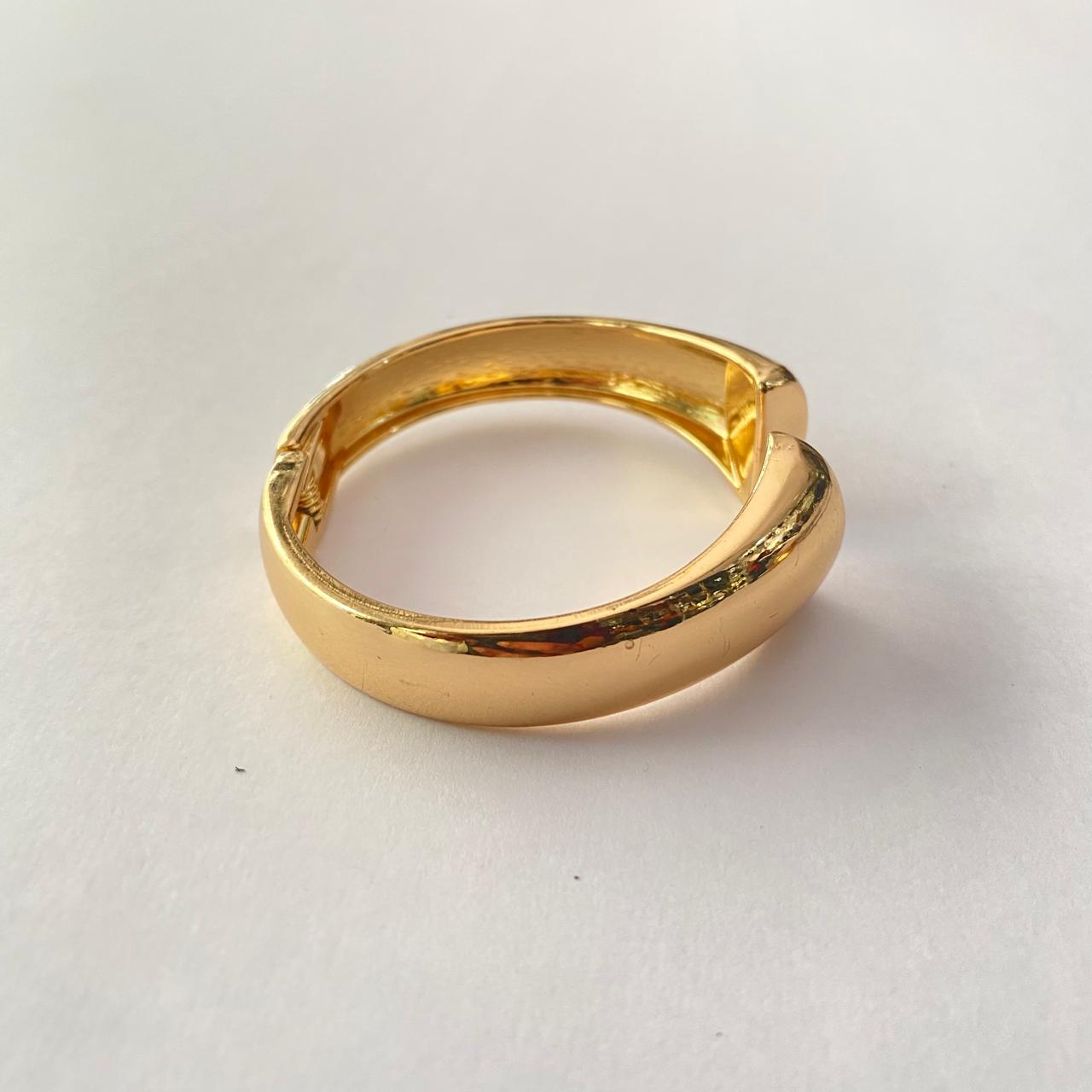 Gold Plated Shiny Openable Bracelet