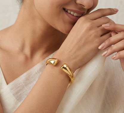 Gold Plated Shiny Openable Bracelet