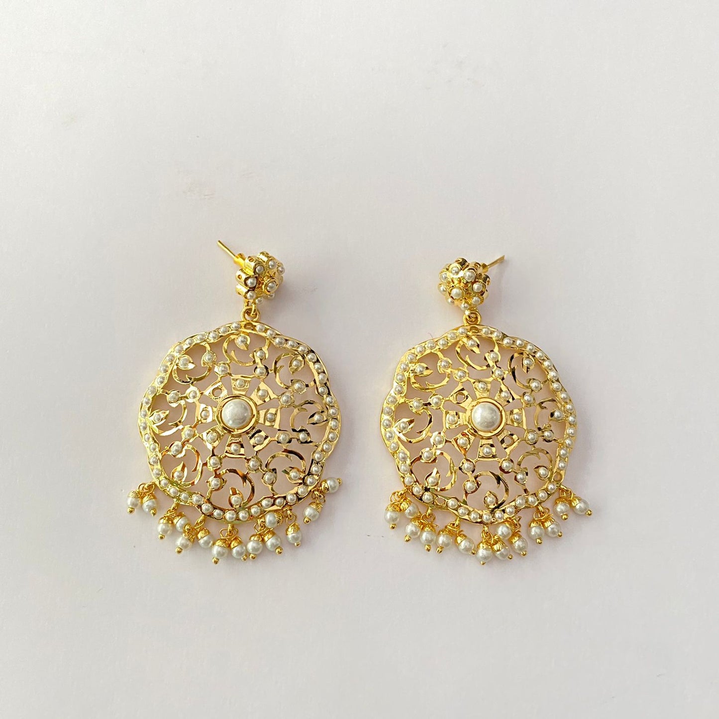 White Pearl Gold Plated Jadau Earring