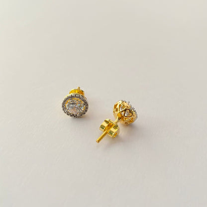 Round Shape Back Screw with Framework Gold Plated Solitaire