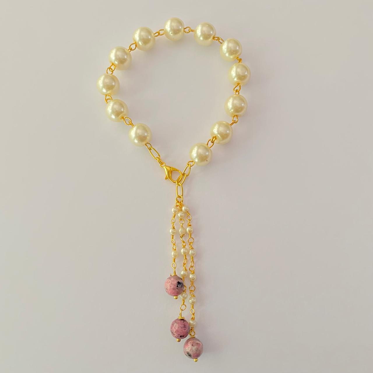 OFF -WHITE GOLD PLATED CHAIN LUMBA RAKHI FOR WOMEN