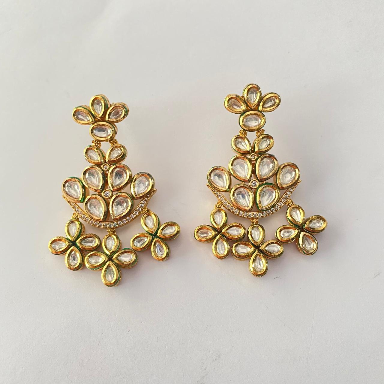 Floral Gold Plated Kundan Earring