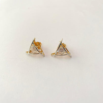 Gold Plated Triangular Shape Frame Work With Single Stone Solitaire
