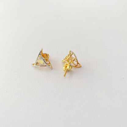 Gold Plated Triangular Shape Frame Work With Single Stone Solitaire