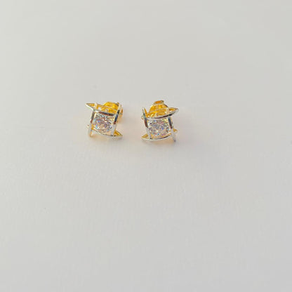 Round Shape Single Stone With Open Work Crisscross Square Frame Gold Plated Solitaire