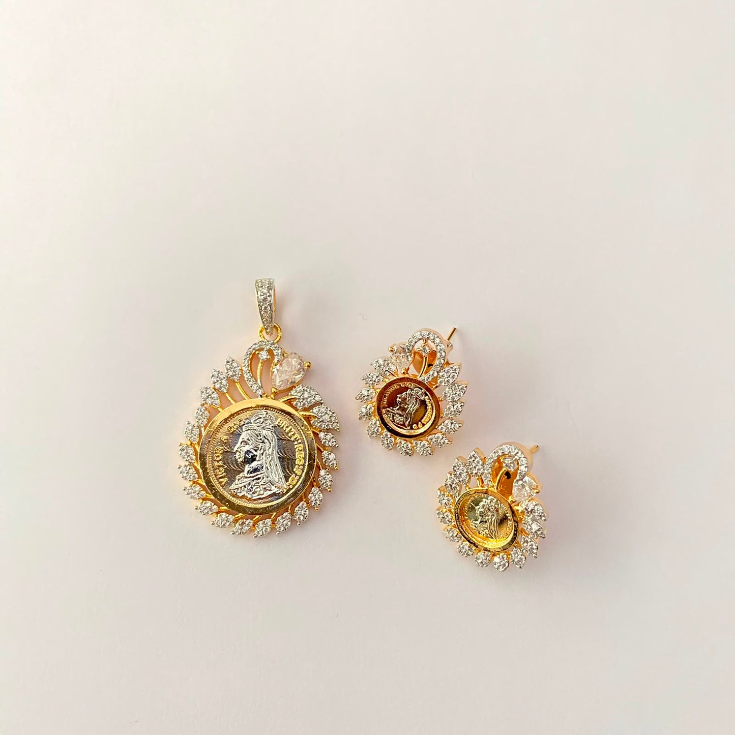 Gold Plated Diamond Gini Pendant Set