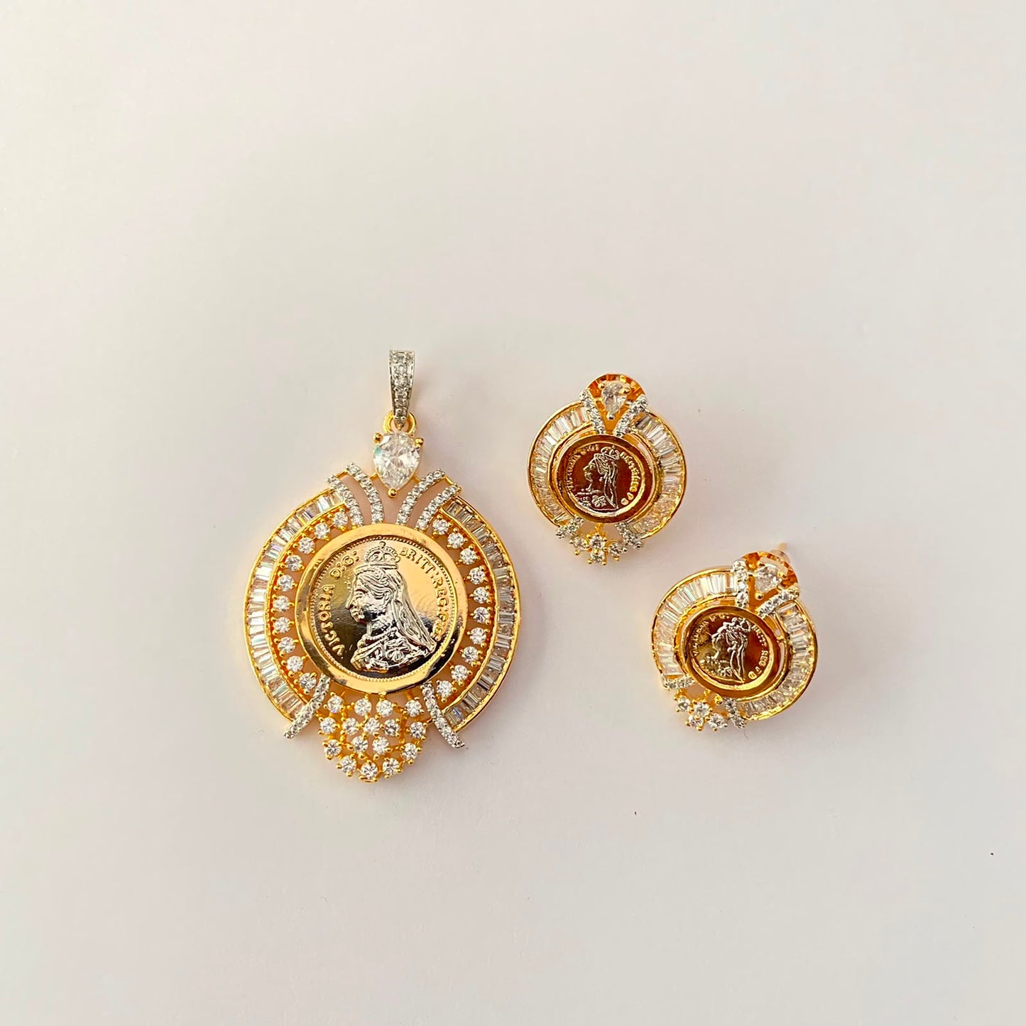 Gold Plated Diamond Gini Pendant Set