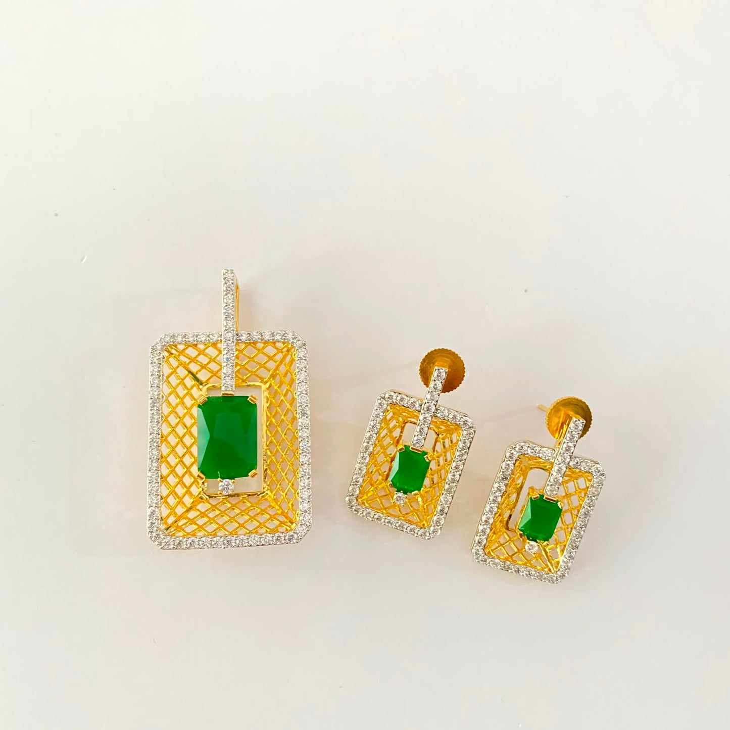 Gold Plated New Design Green Stone Pendant Set