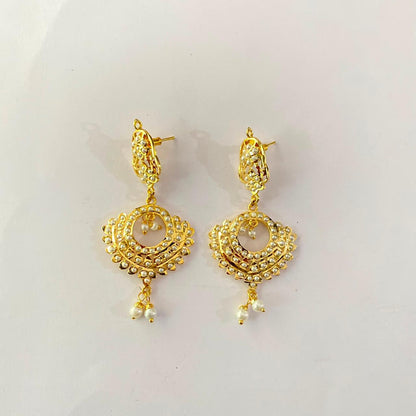 Pearl Gold Plated Jadau Earring.