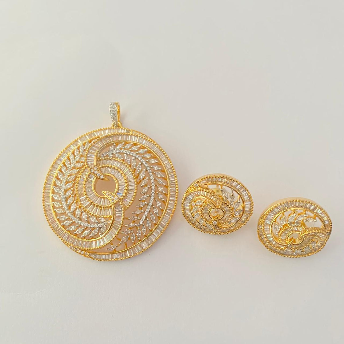 Round Shape Gold Plated Pendant Set