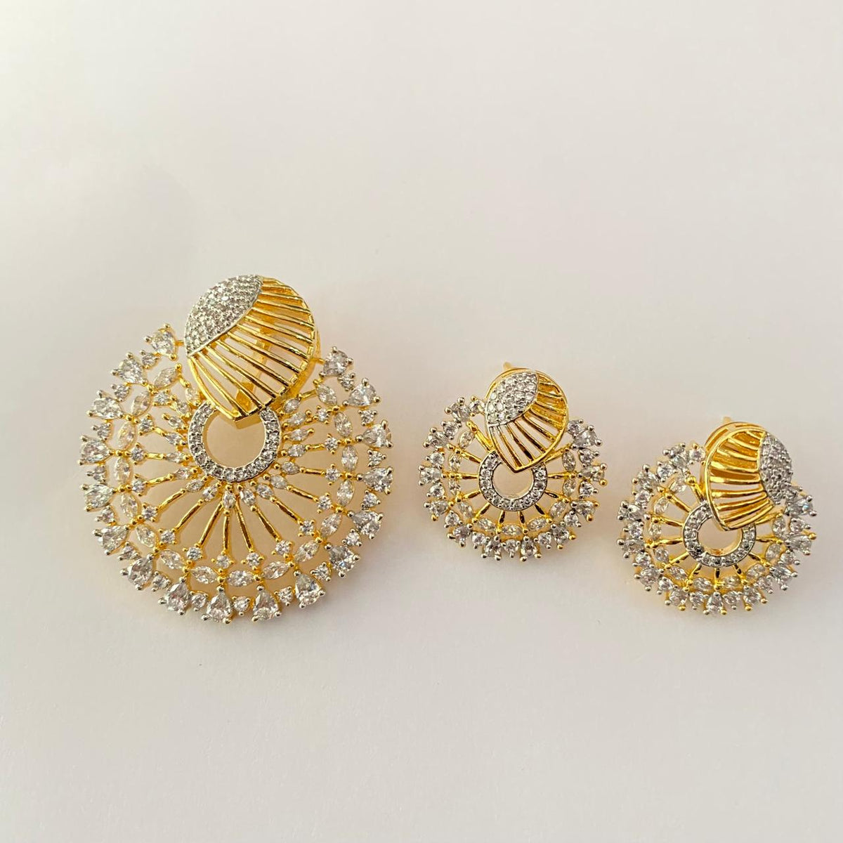 Round Shape Gold Plated Pendant Set