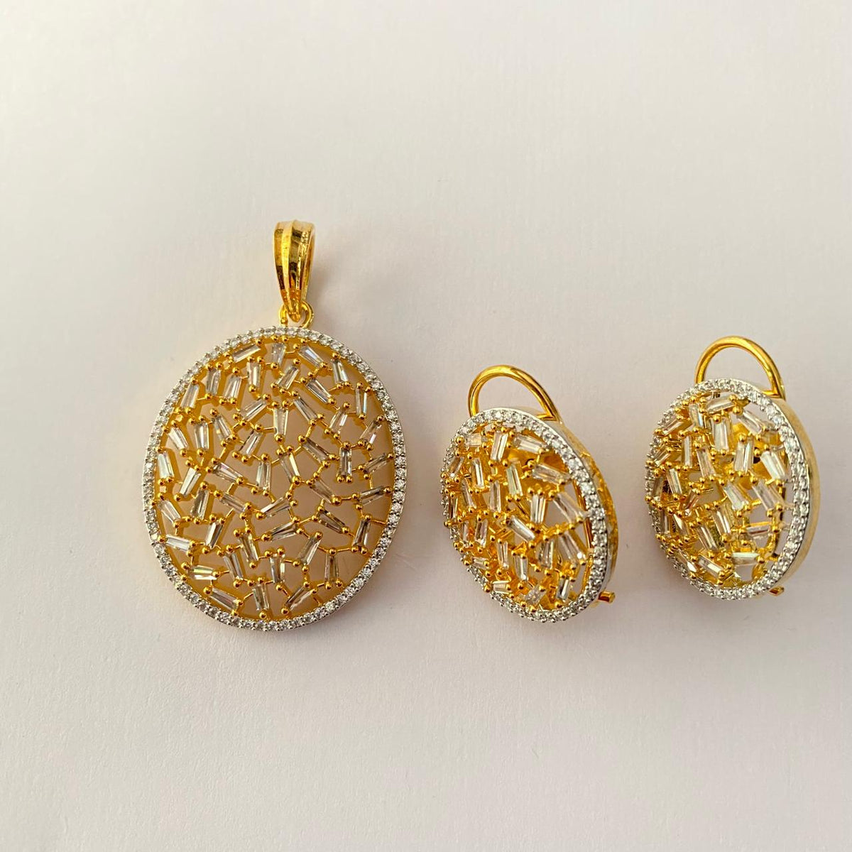 Round Shape Gold Plated A.D Pendant Set