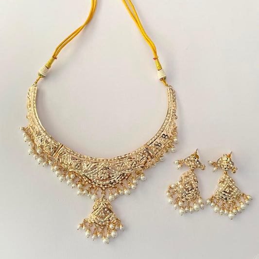 Jadau White Pearl Necklace Set