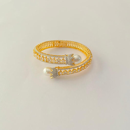 Pearl Gold Plated Crisscross Brcelet
