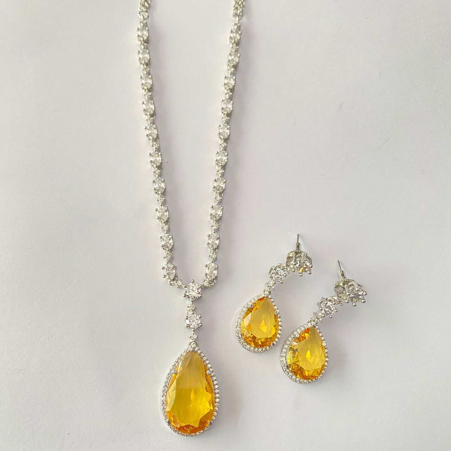 Silver Plated Yellow Diamond Sleek Necklace Set.
