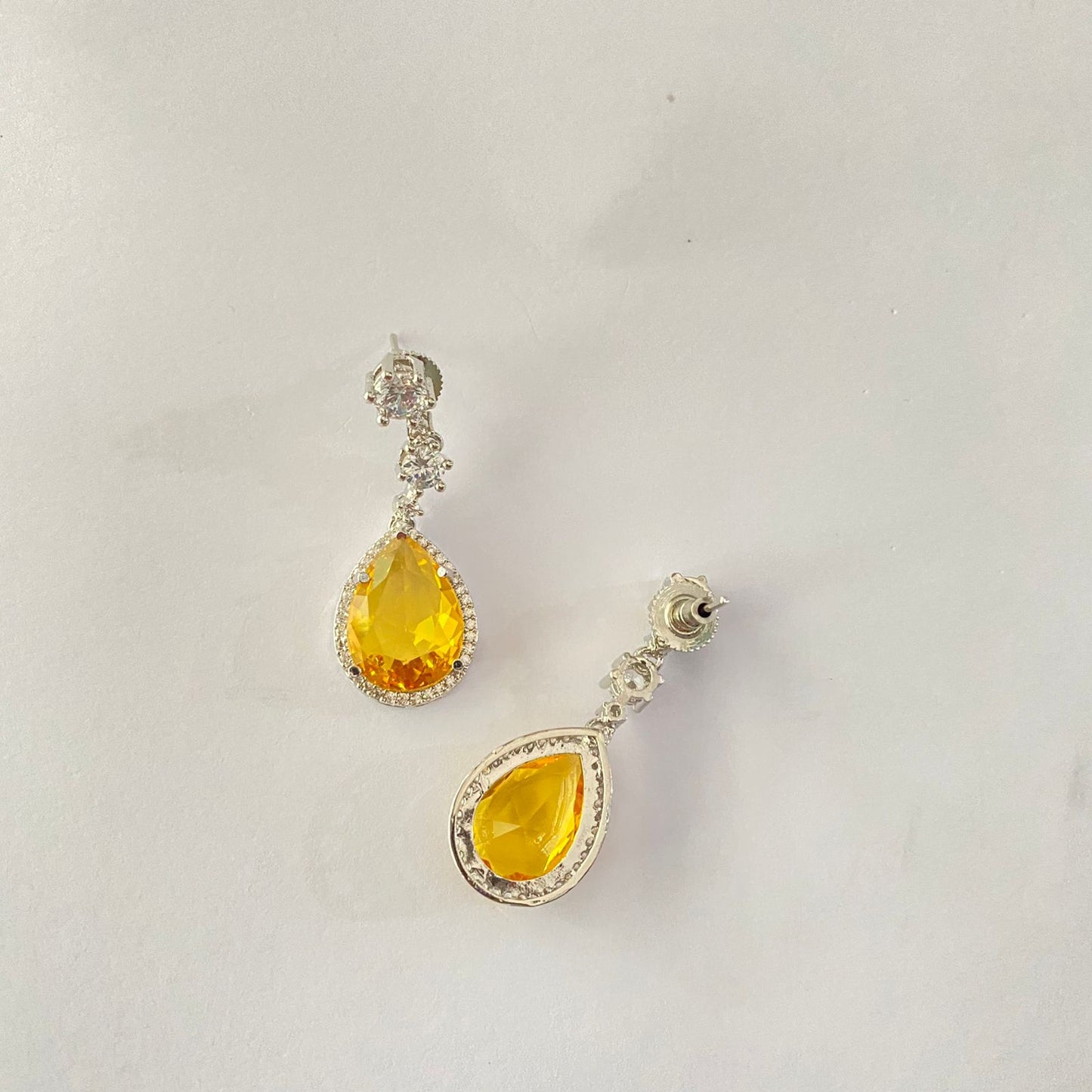 Silver Plated Yellow Diamond Sleek Necklace Set.