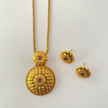 Antique Gold Plated Ruby Stone pendant set.