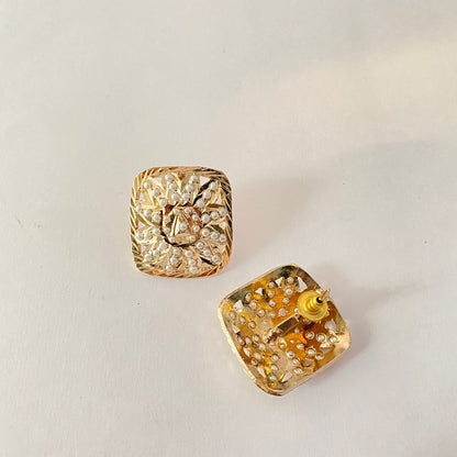 White Pearl Gold Plated Jadau Stud