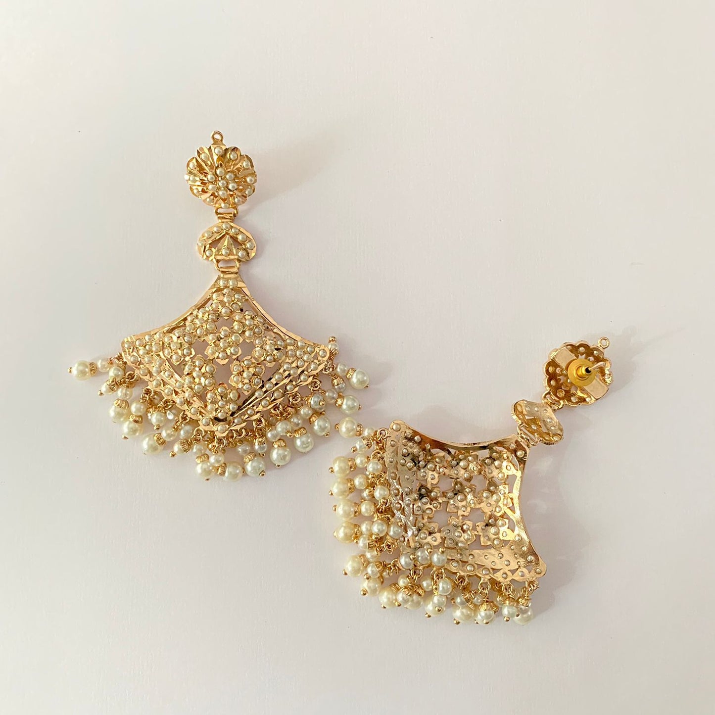 Gold Plated White Pearl Jadau Earring.