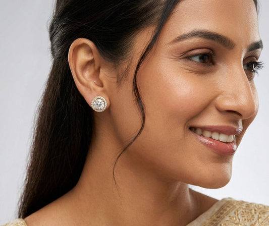 Round Shape Back Screw with Framework Gold Plated Solitaire