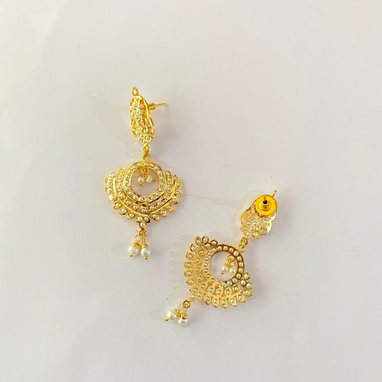 Pearl Gold Plated Jadau Earring.
