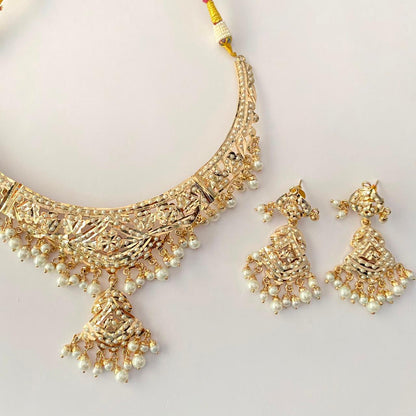Jadau White Pearl Necklace Set