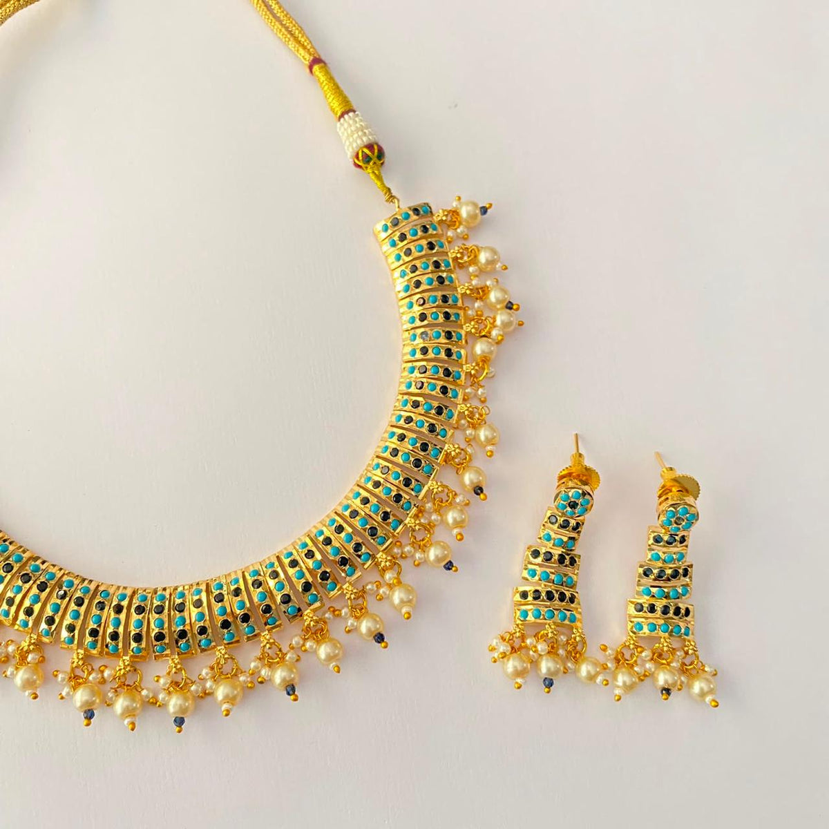 Firoza & Black Gold Plated Hasli Jadau Necklace Set